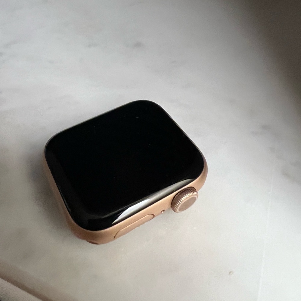 41 MM Series 5 Apple Watch